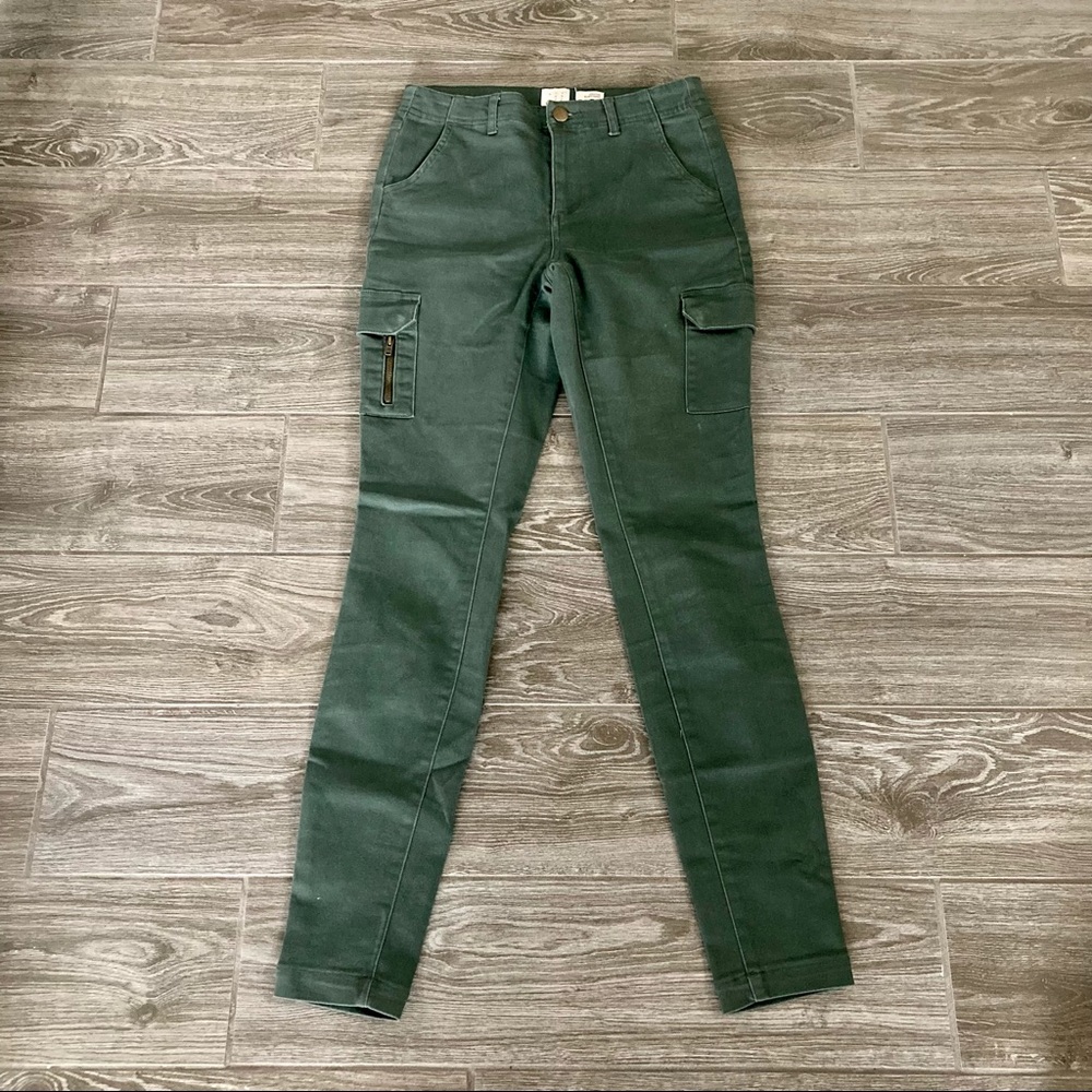 A New Day Womens Mid Rise Stretch Green Cargo Pants / Size 4